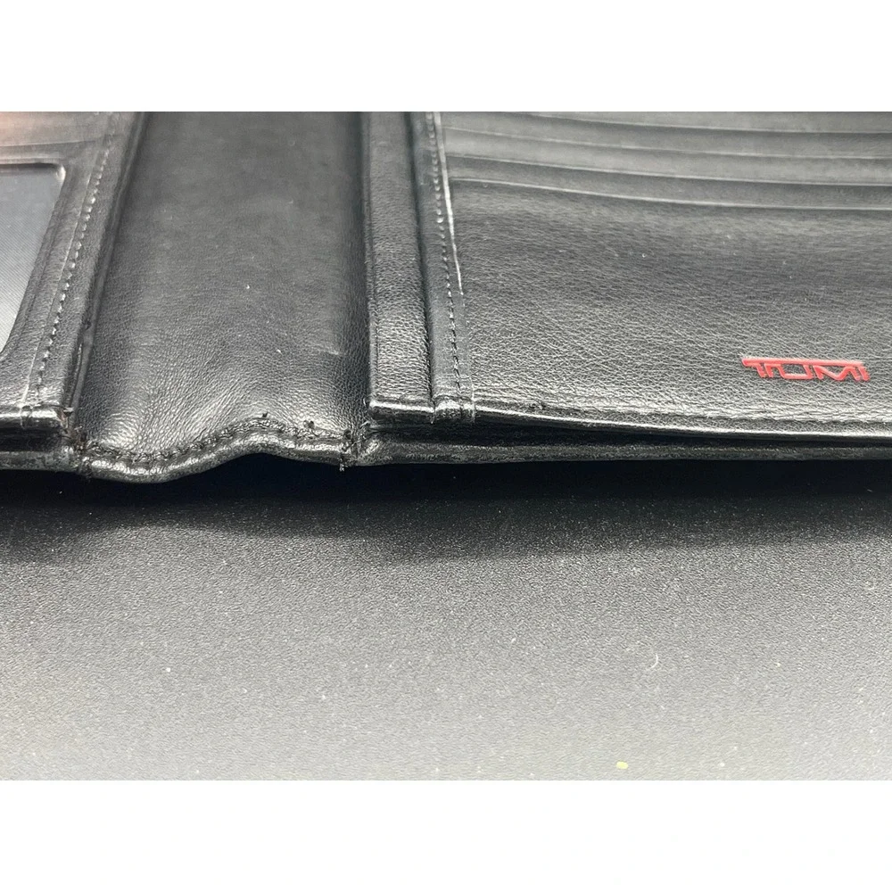 TUMI‎ Leather Wallet Travel Passport Card Organizer Black Leather 9 x 5